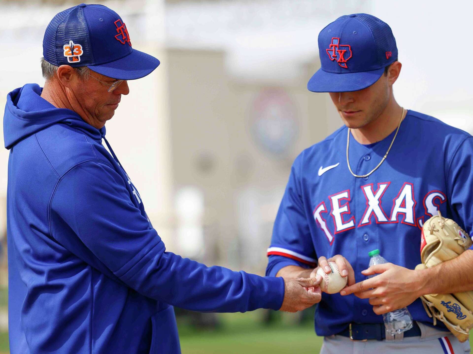 1920x1440 Hall of Famer Greg Maddux is elevating Rangers' pitchers