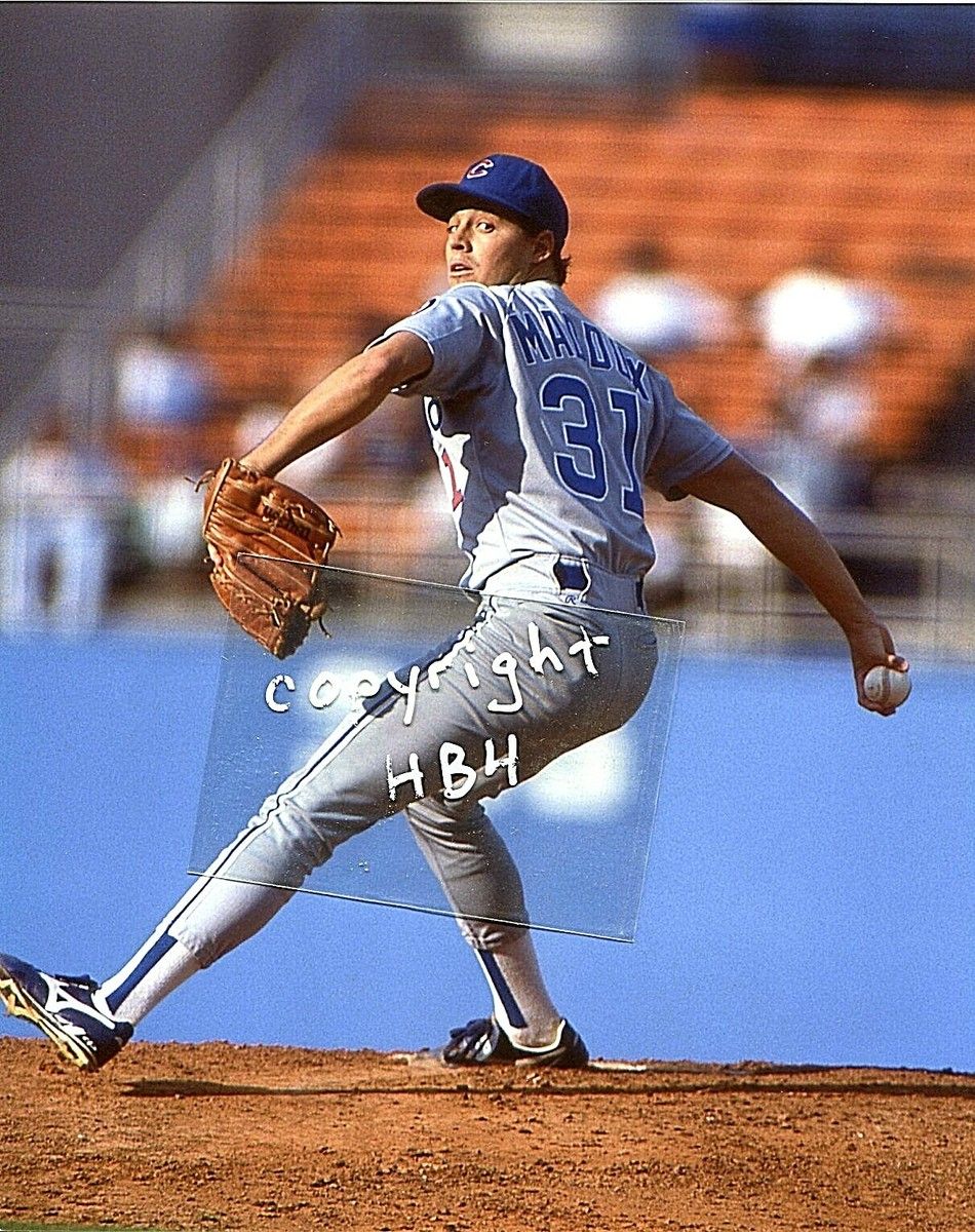 950x1200 Greg Maddox Baseball Hall of Fame Chicago Cubs Pitcher Action Photo Framed