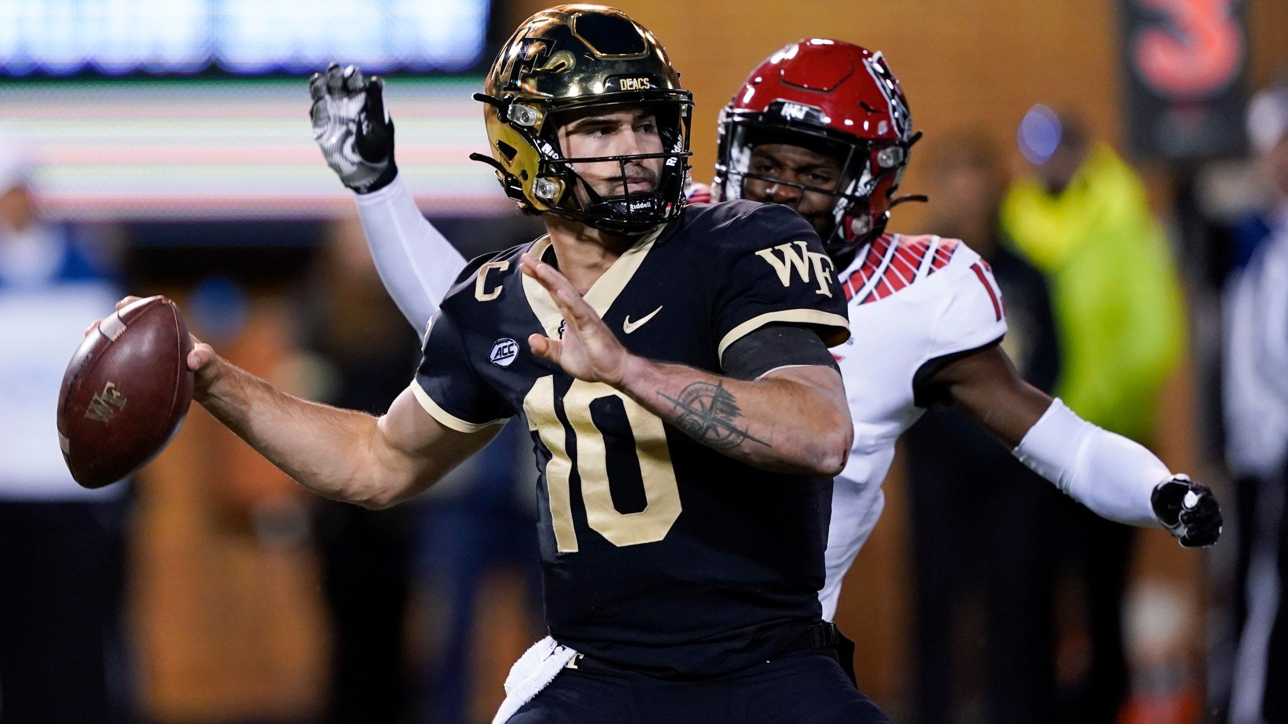 2560x1440 Wake Forest QB Hartman out indefinitely with medical issue