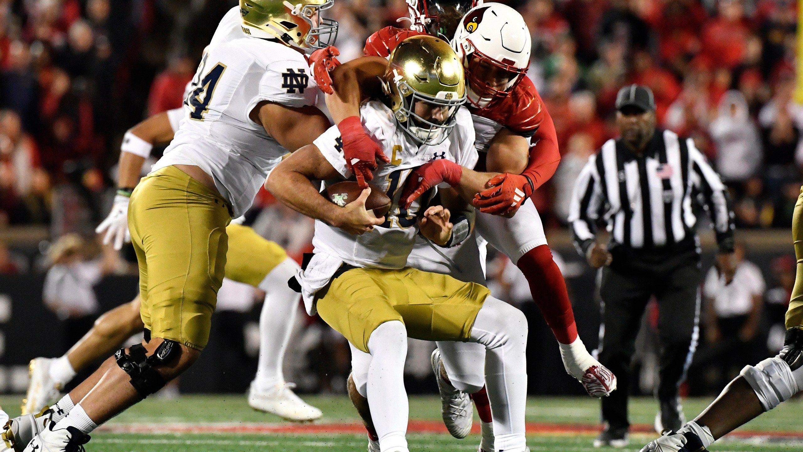 2560x1440 No. 25 Louisville beats No. 10 Notre Dame 33- with Jawhar Jordan running for 143 yards, 2 TDs