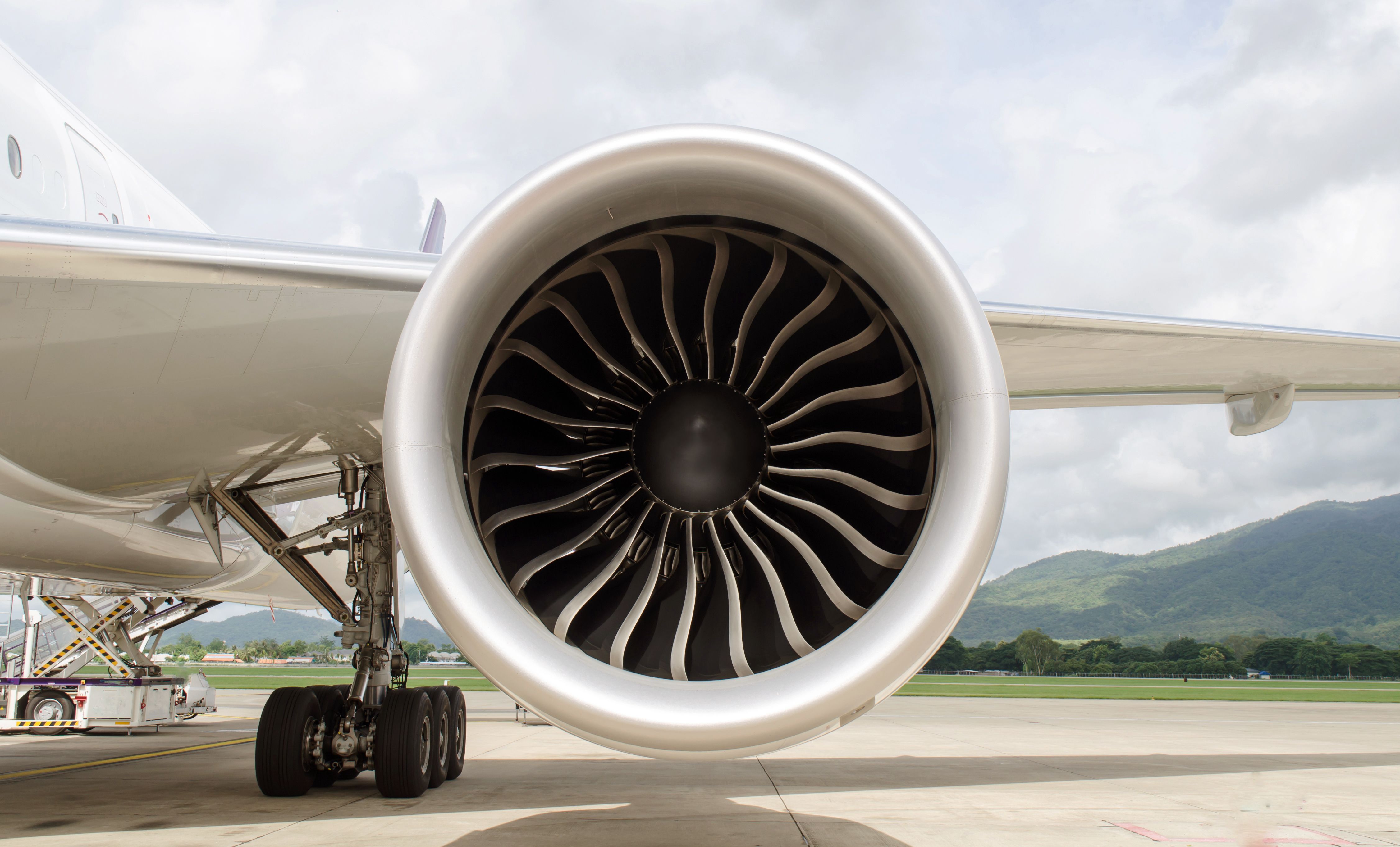 4506x2728 General Electric GE90 Wallpaper