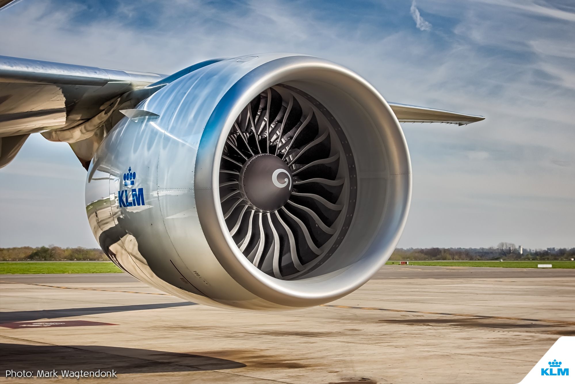 1999x1335 KLM gradually rebuilds network