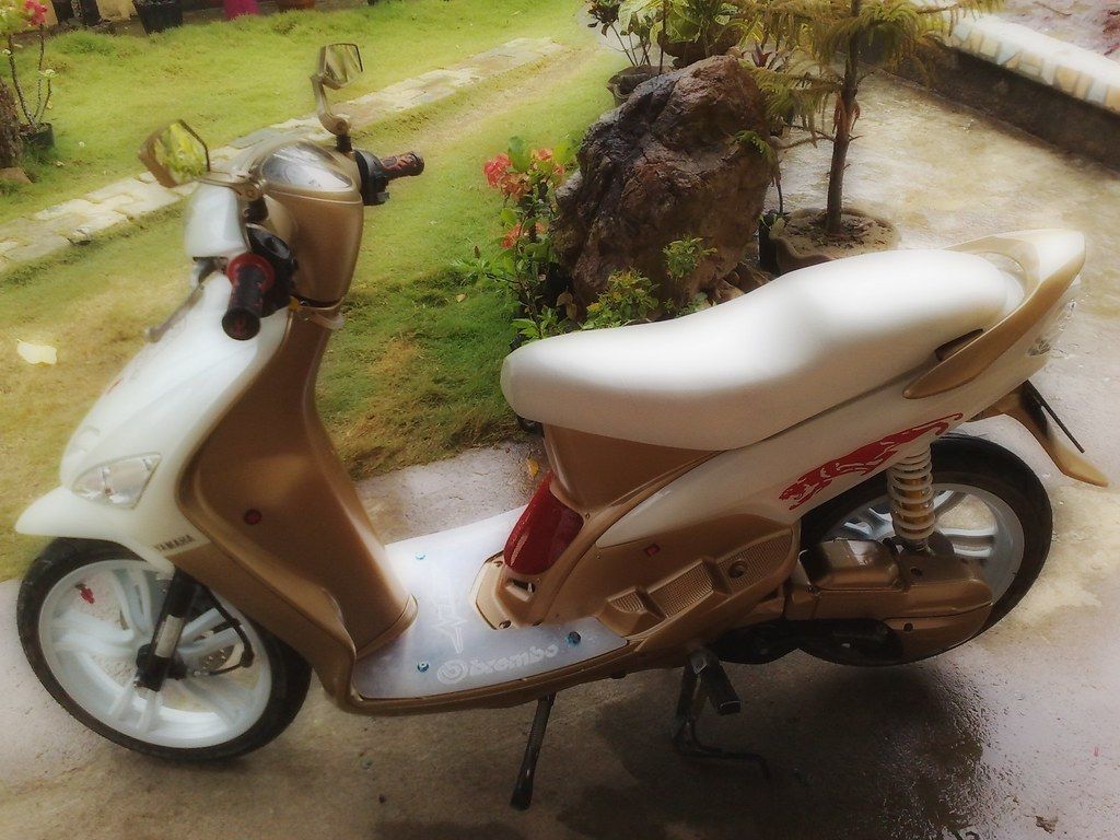 1024x768 yamaha mio. painted mio ni judd