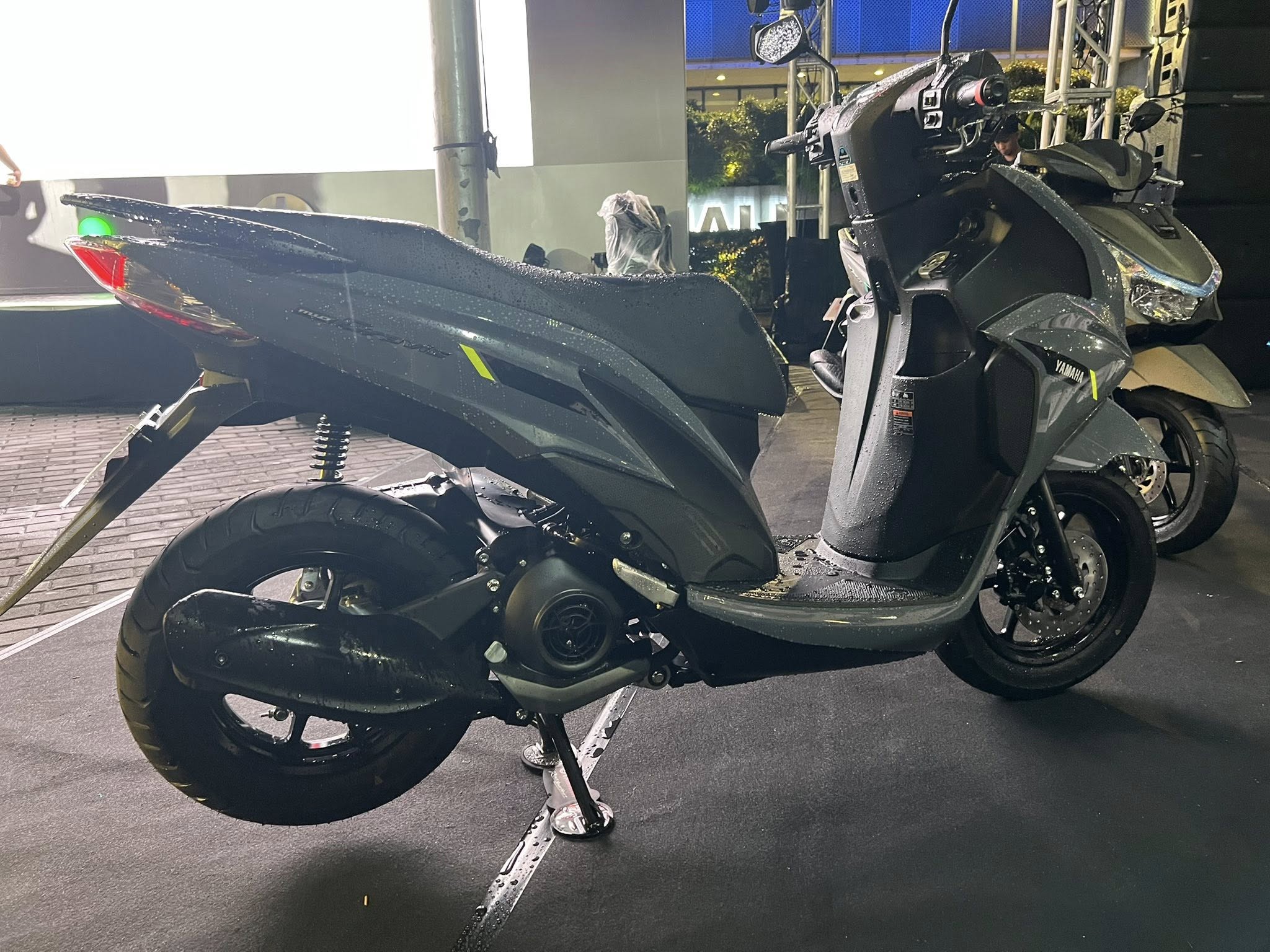 2048x1536 Yamaha Mio Gravis! The Sensible Choice! Racing Line TV