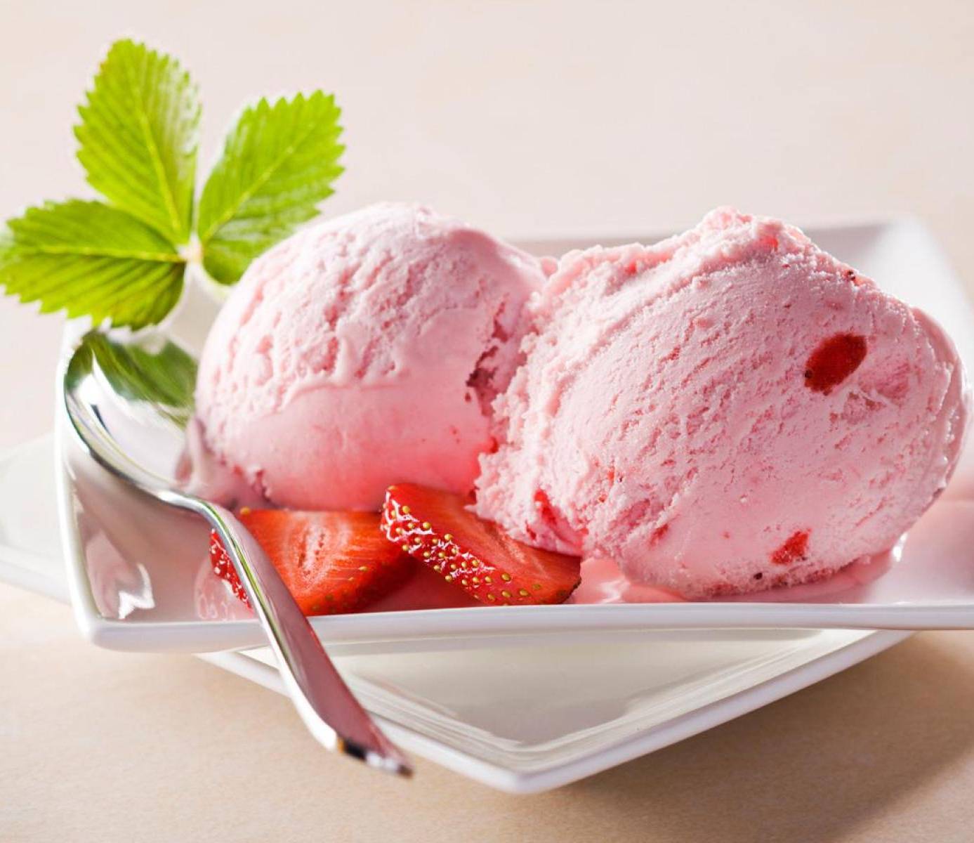 1387x1200 Strawberry Ice Cream wallpaper by .