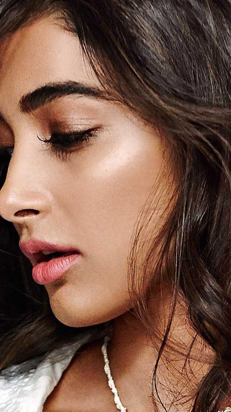 750x1334 Pooja Hegde Full HD .