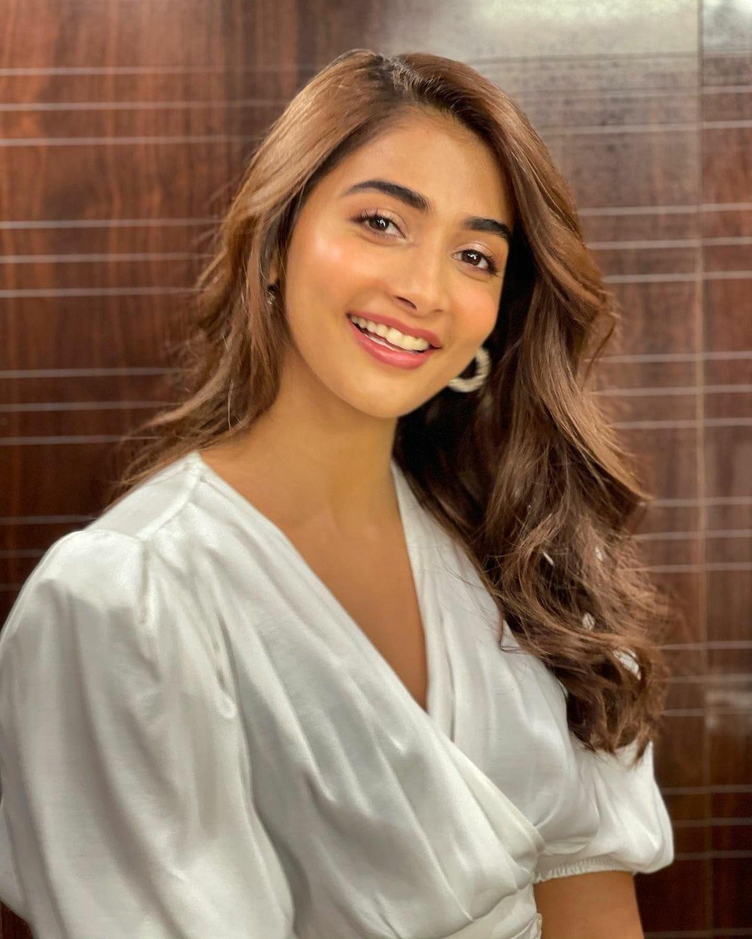 1080x1349 Pooja Hegde Image. Download South .