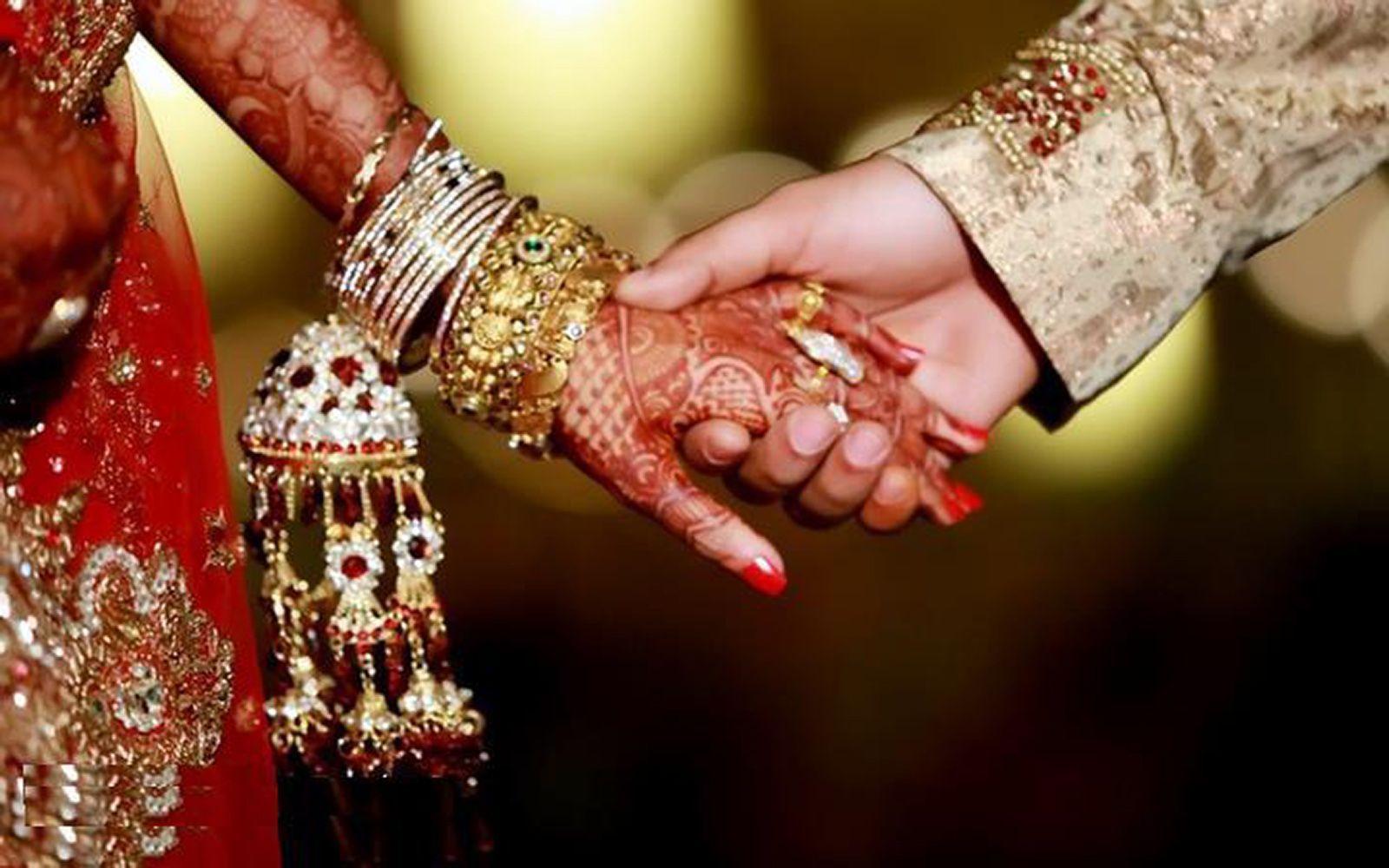 1600x1000 Marriage Couple