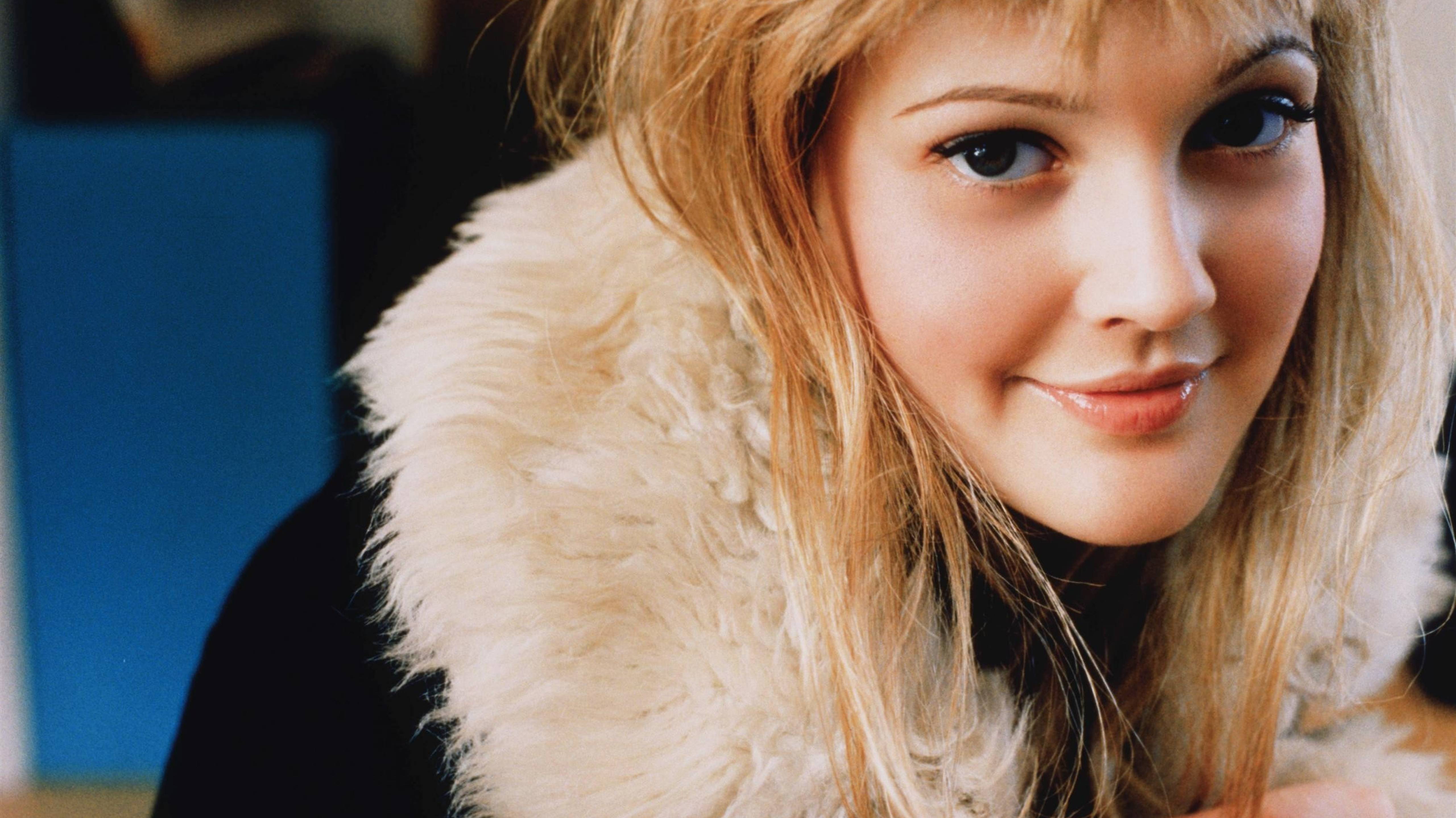 5120x2880 Drew Barrymore Hairstyles 5K .