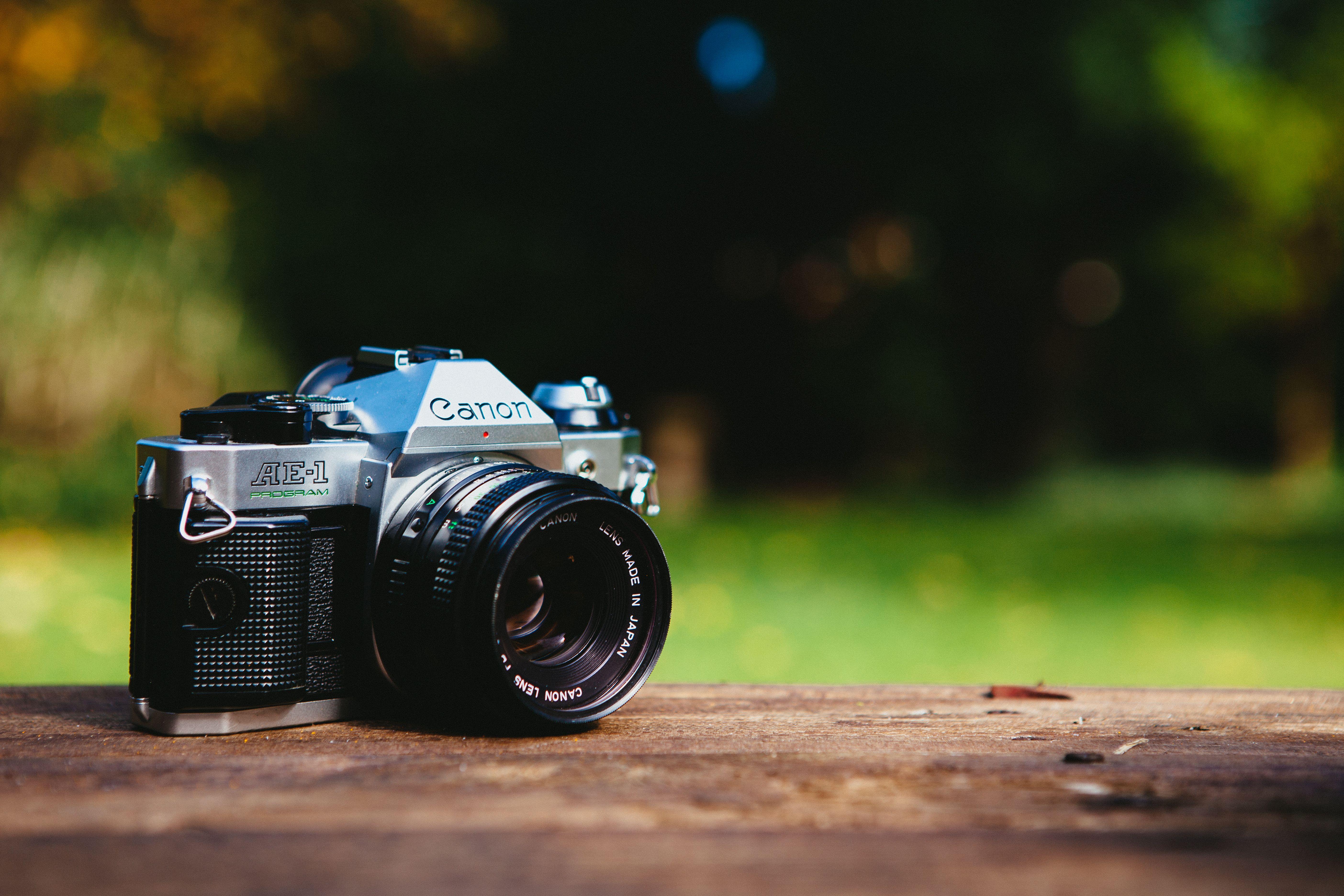 5616x3744 Black and Silver Canon Dslr Camera .