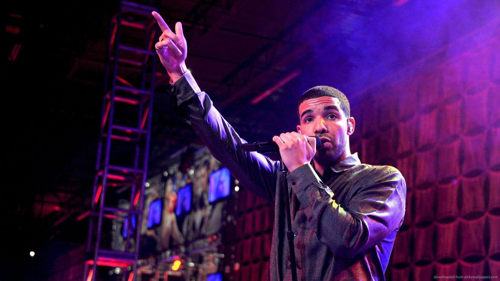 1600x900 Drake Wallpaper .
