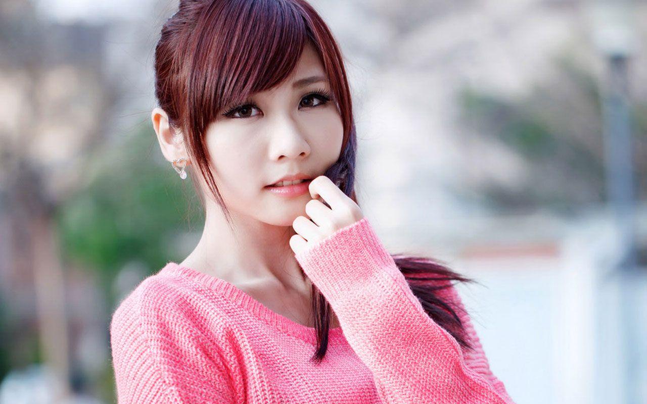 1280x800 Sweet Girl Wallpaper Download