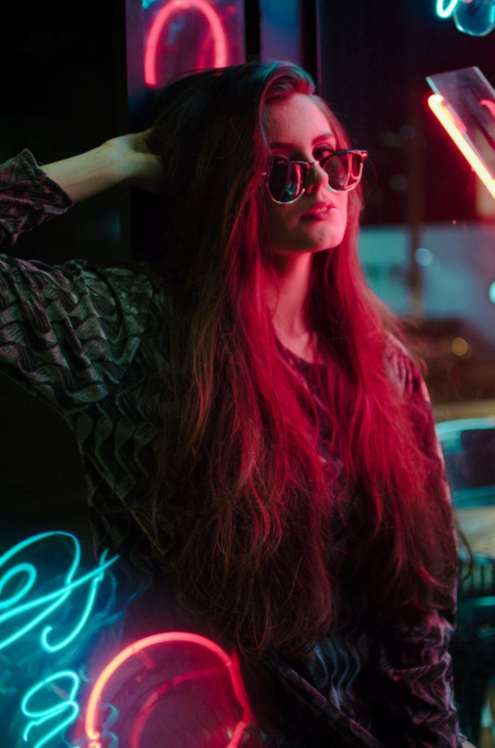 1000x1510 Neon Girl HD