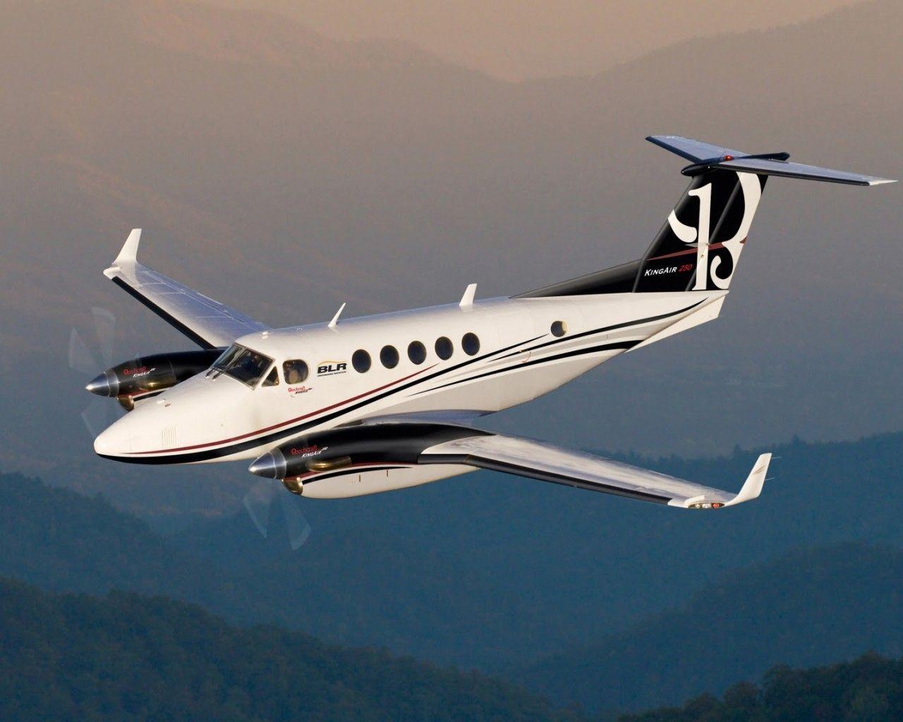 1280x1024 Beechcraft King Air 200 250
