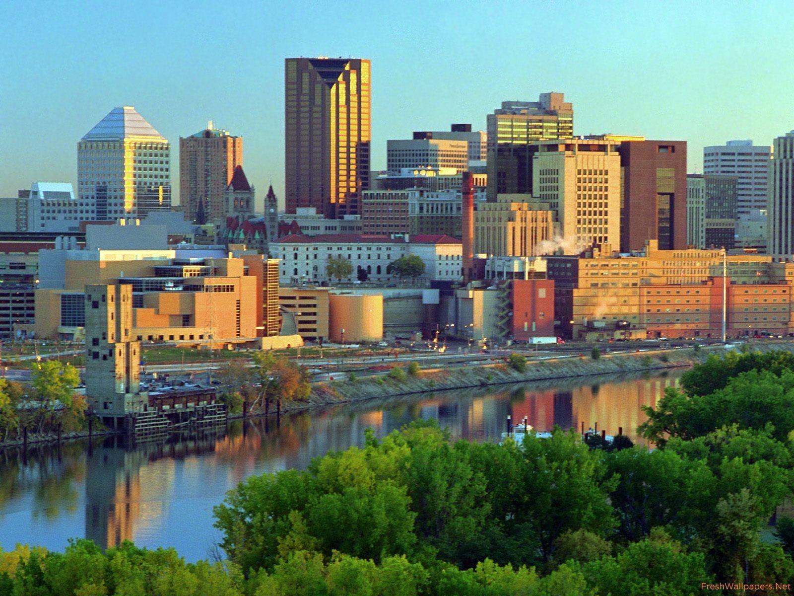 1600x1200 Mississippi River, St. Paul, Minnesota .