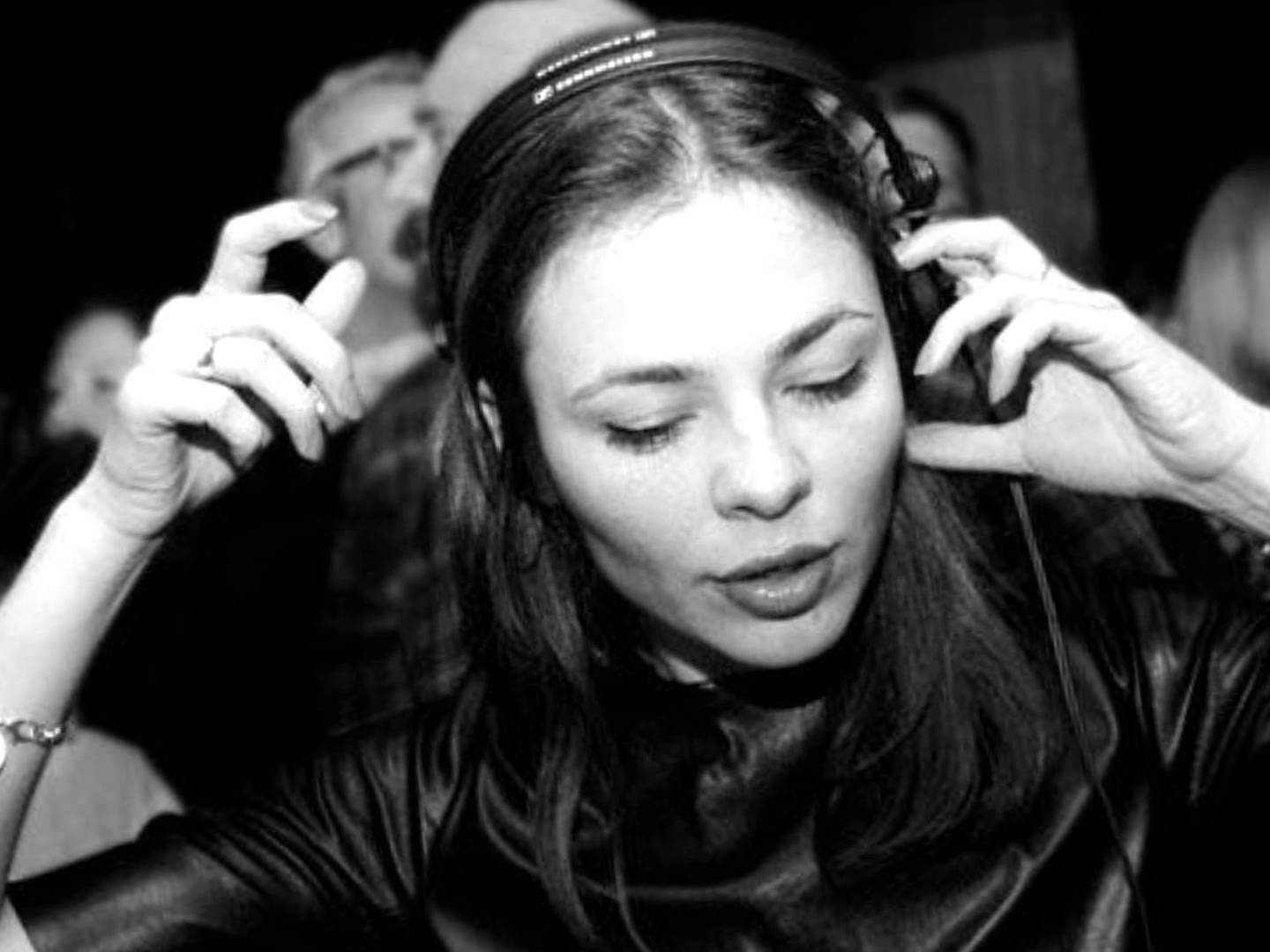 1440x1080 Nina Kraviz