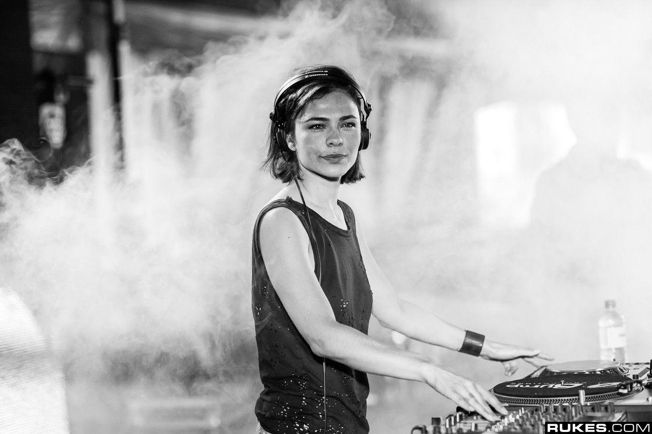 1280x853 nina kraviz. Lodown