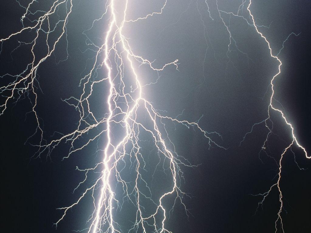 1024x768 Blitz Bolt Background Red .