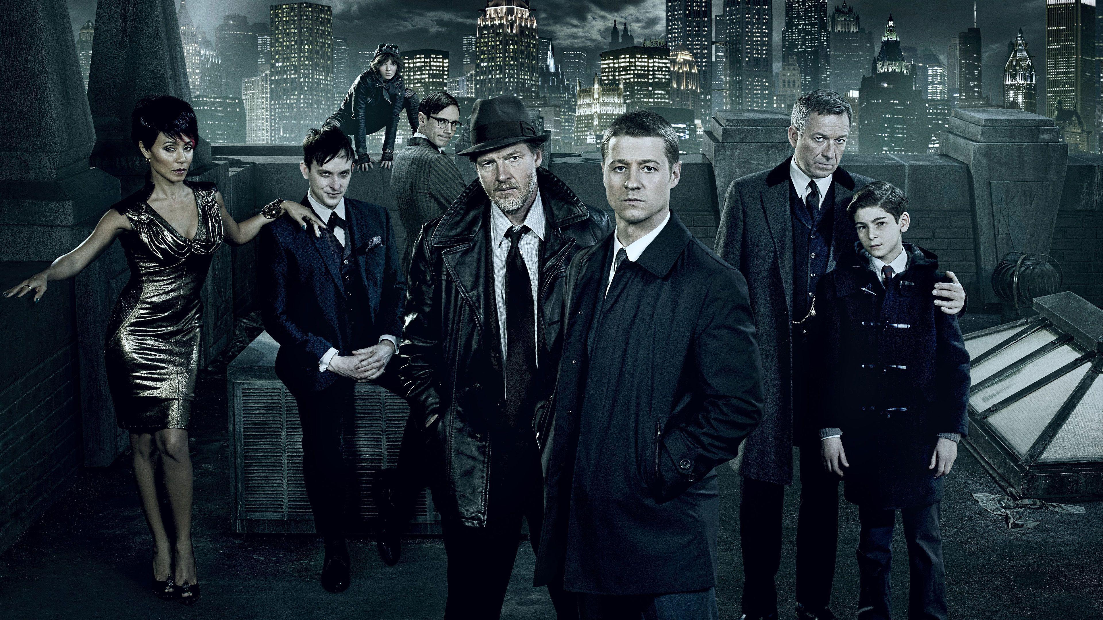 3840x2160 Gotham Penguin