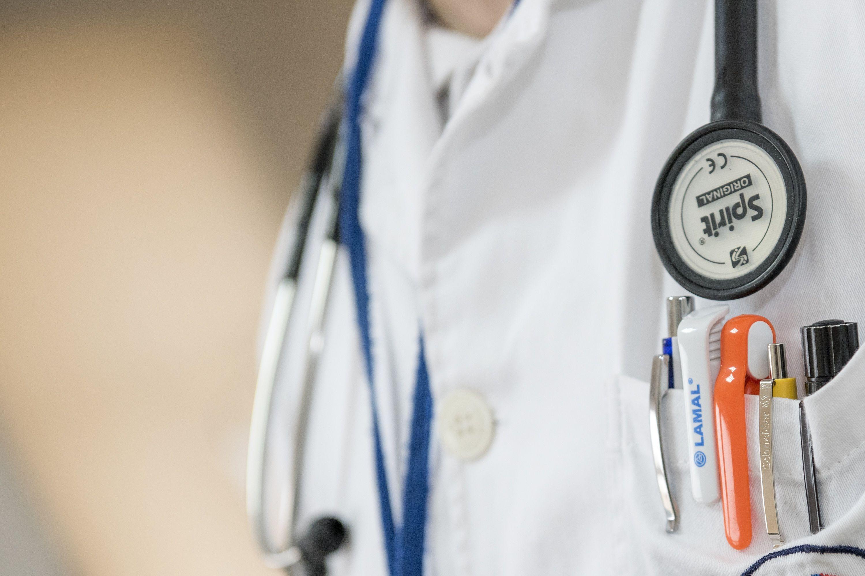 3000x2000 Macro Photo of Stethoscope and Pens .