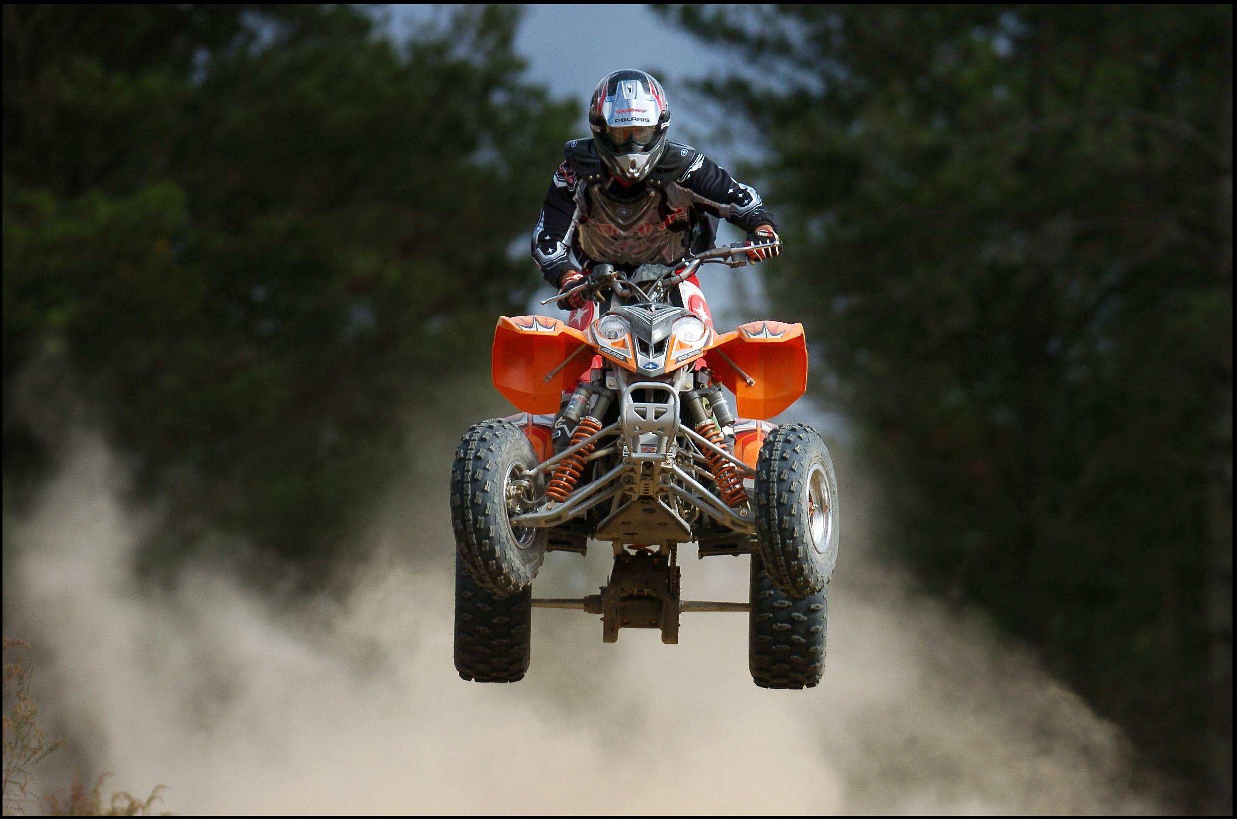 2464x1632 ATV Background on .