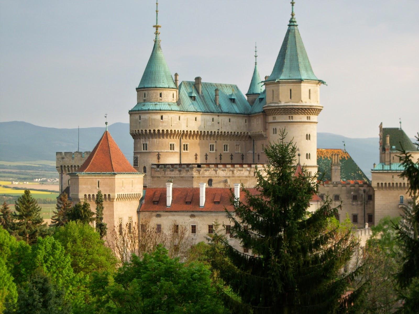 1600x1200 Fairytale Castle Wallpaper .