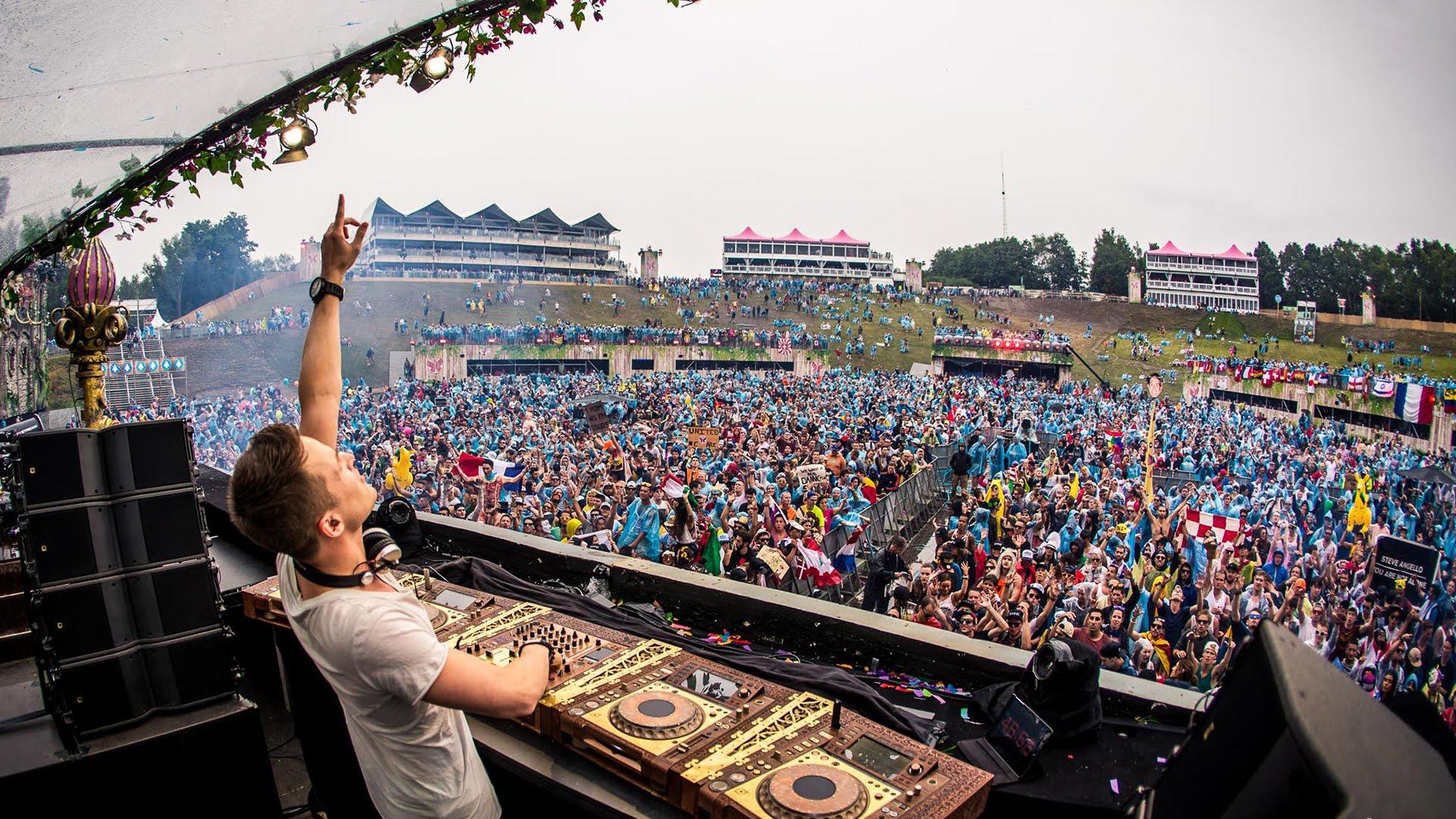 1920x1080 Dannic Live at Tomorrowland 2015 [FULL HD]