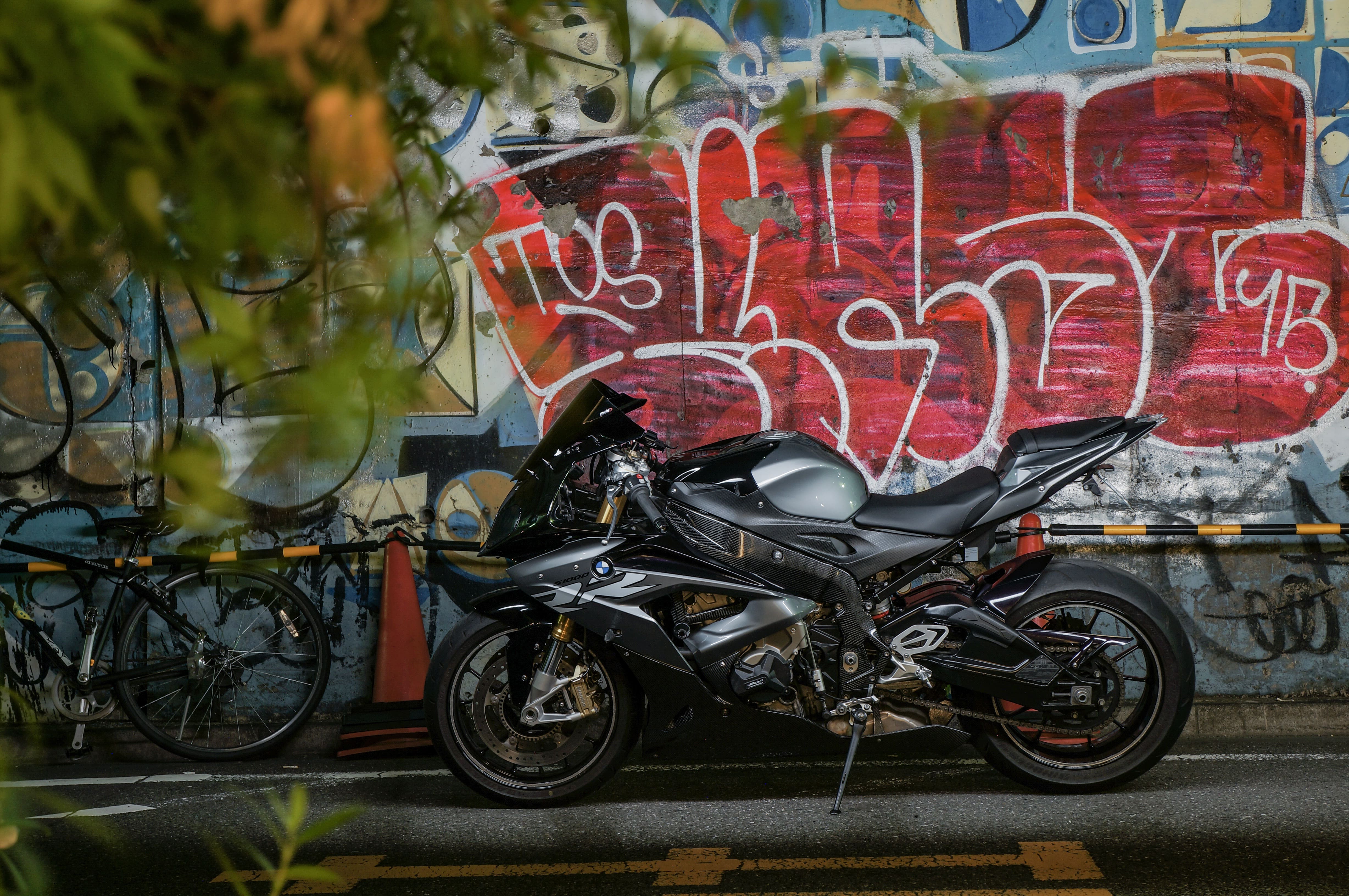 black bmw s1000rr