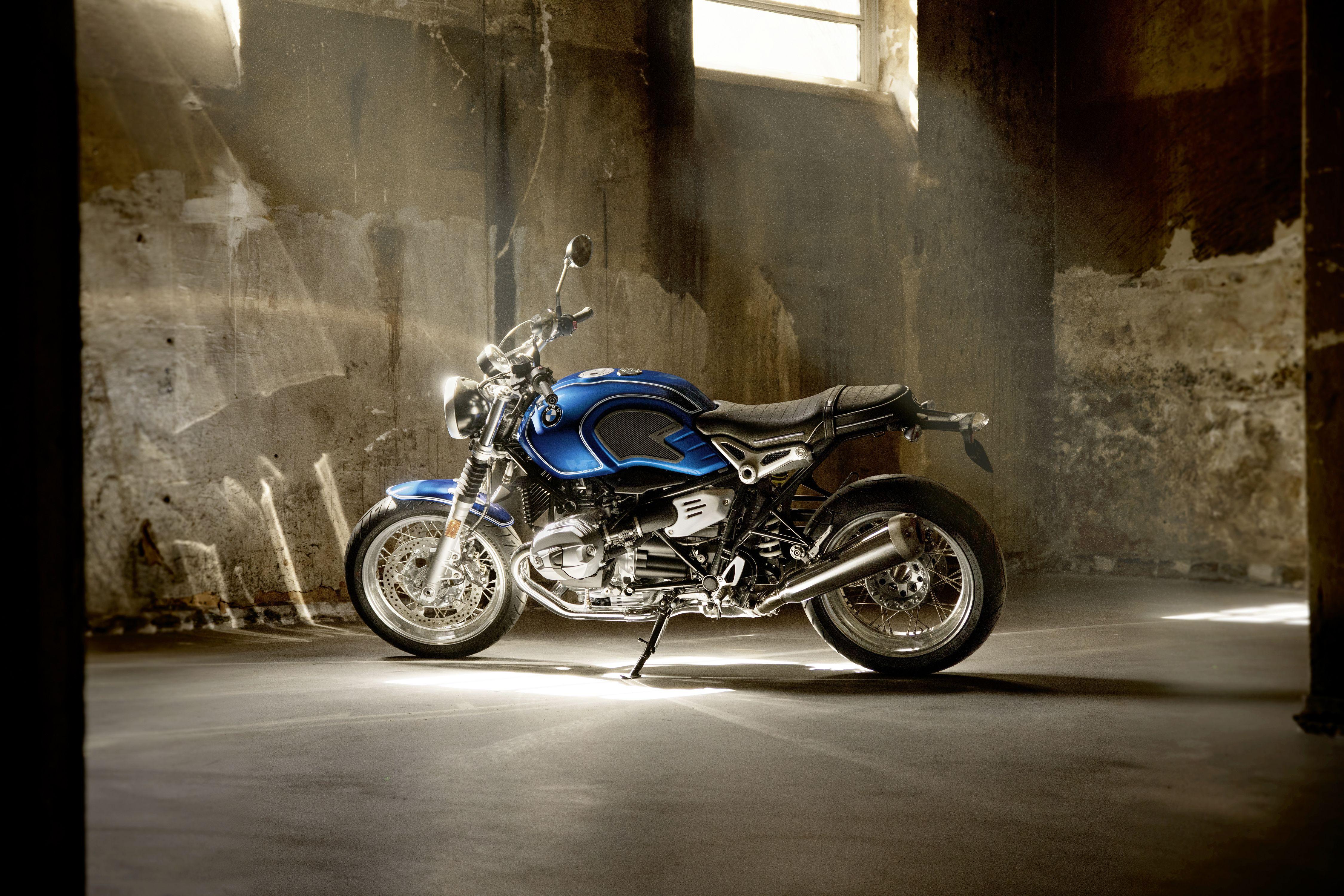 4500x3000 Desktop Wallpaper BMW .