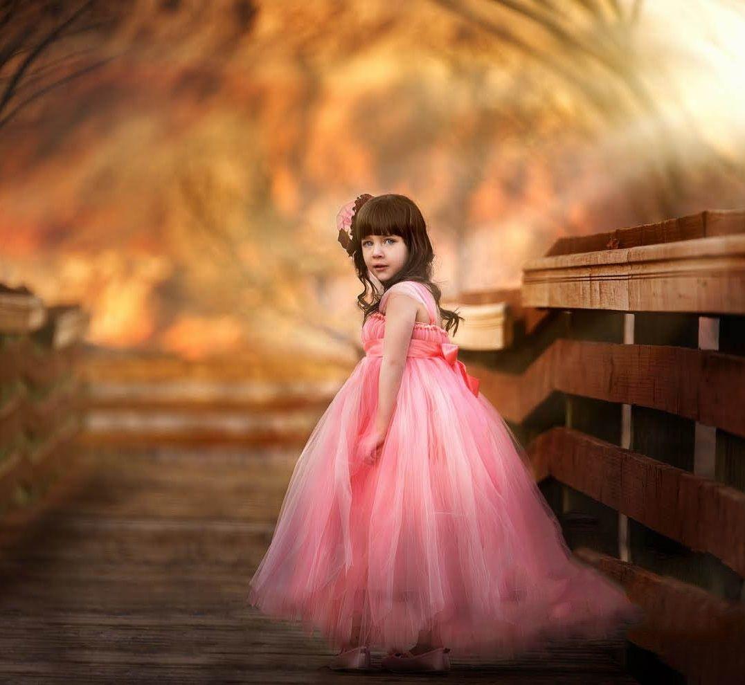 1076x990 Girl Wallpaper 45 Picture Small .