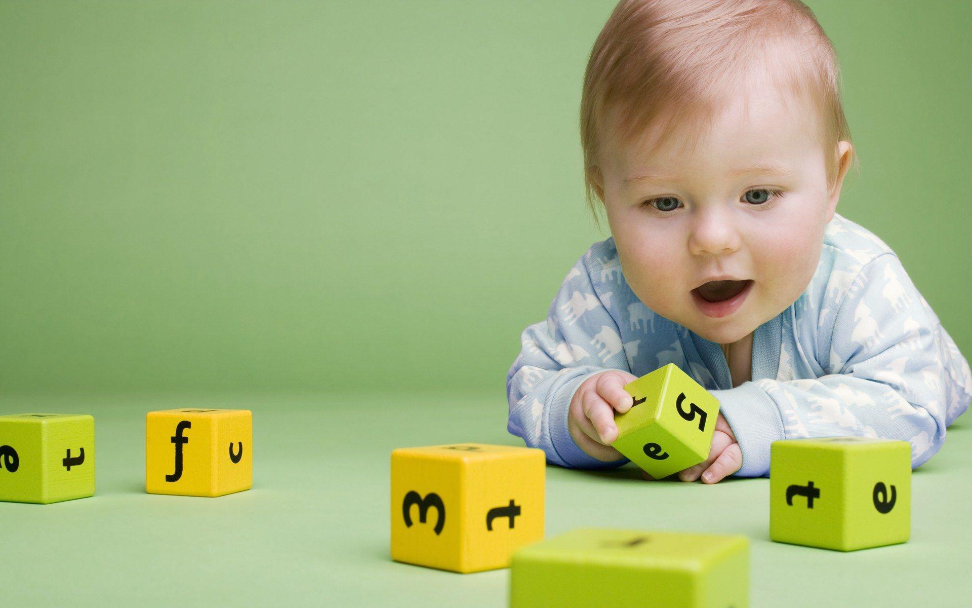1920x1200 Cute Baby Wallpaper