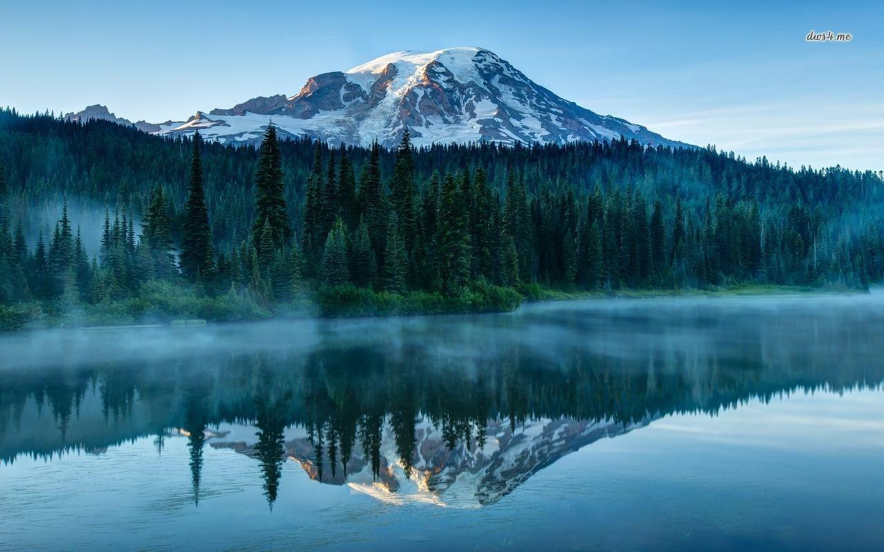 1280x800 Foggy lake by Mount Rainier HD