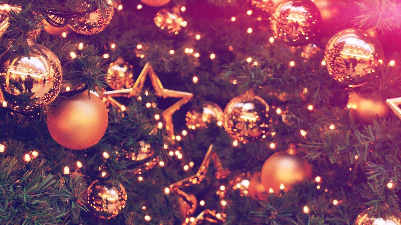 1366x768 Christmas Laptop Wallpaper .