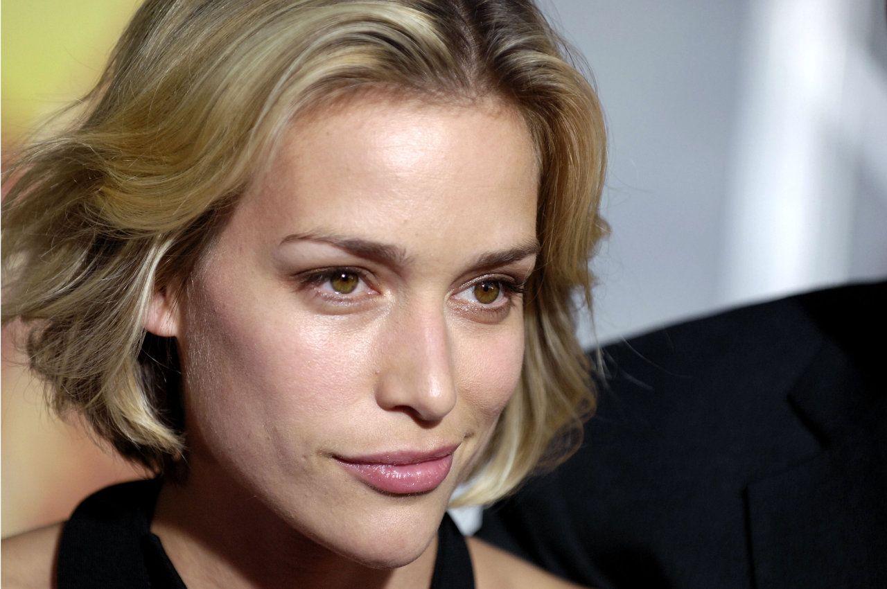 1280x850 Celebrity Piper Perabo Photo. Picture, wallpaper, Piper Perabo