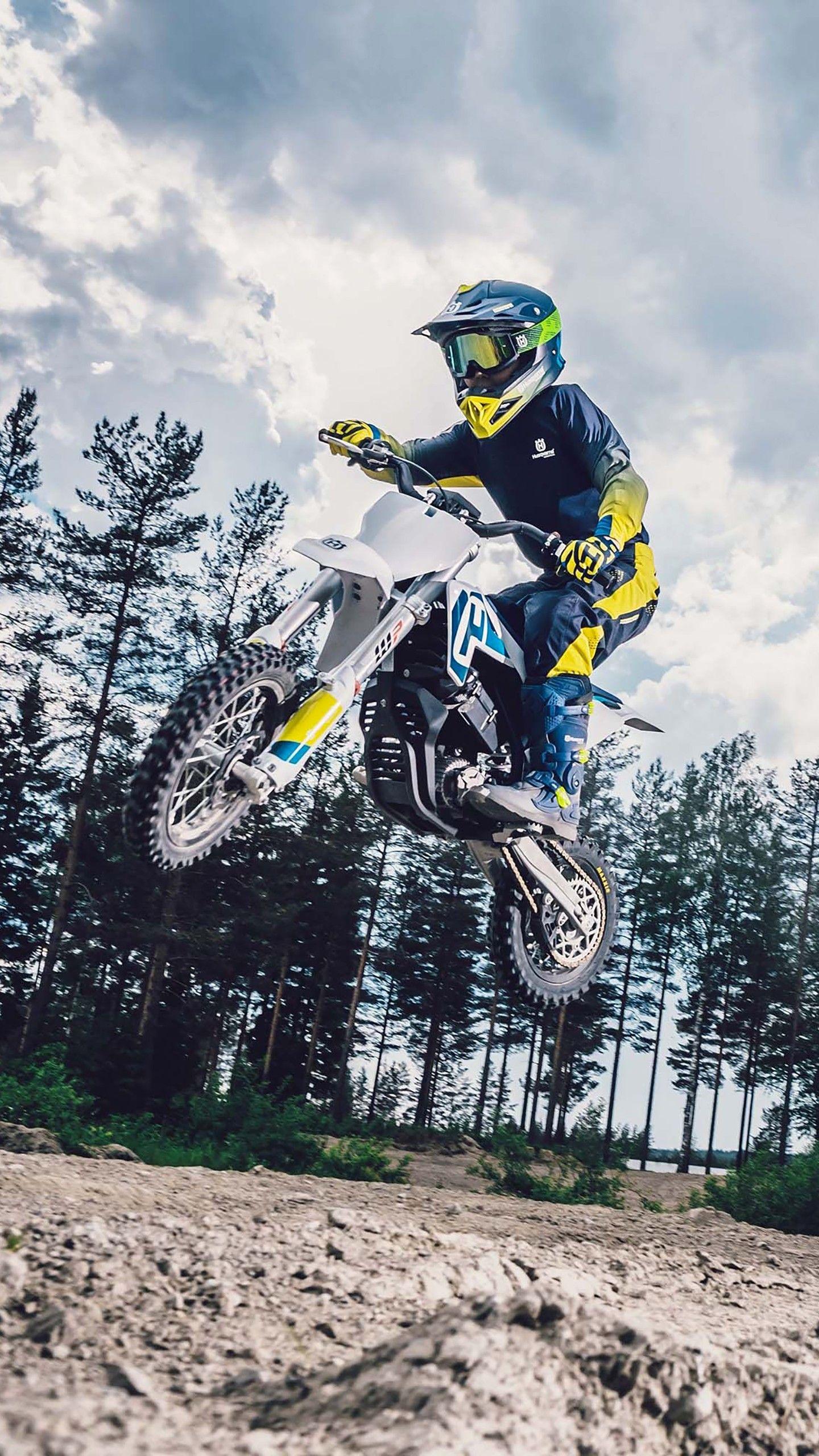 1440x2560 Dirt Bike