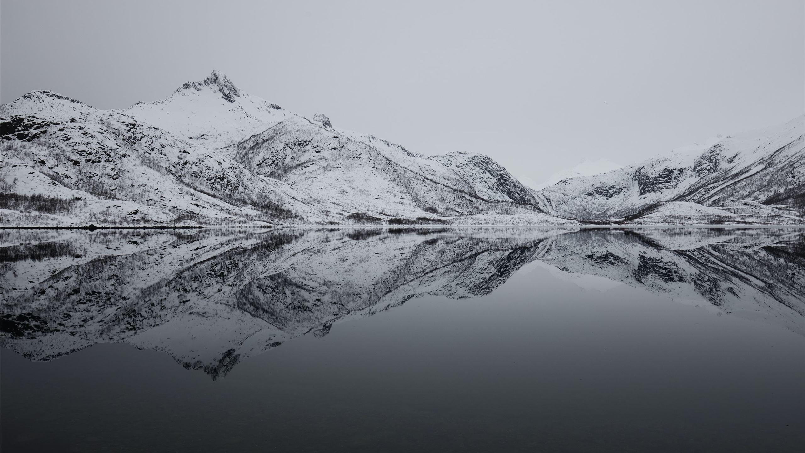 2560x1440 snow near lak MacBook Air Wallpaper .