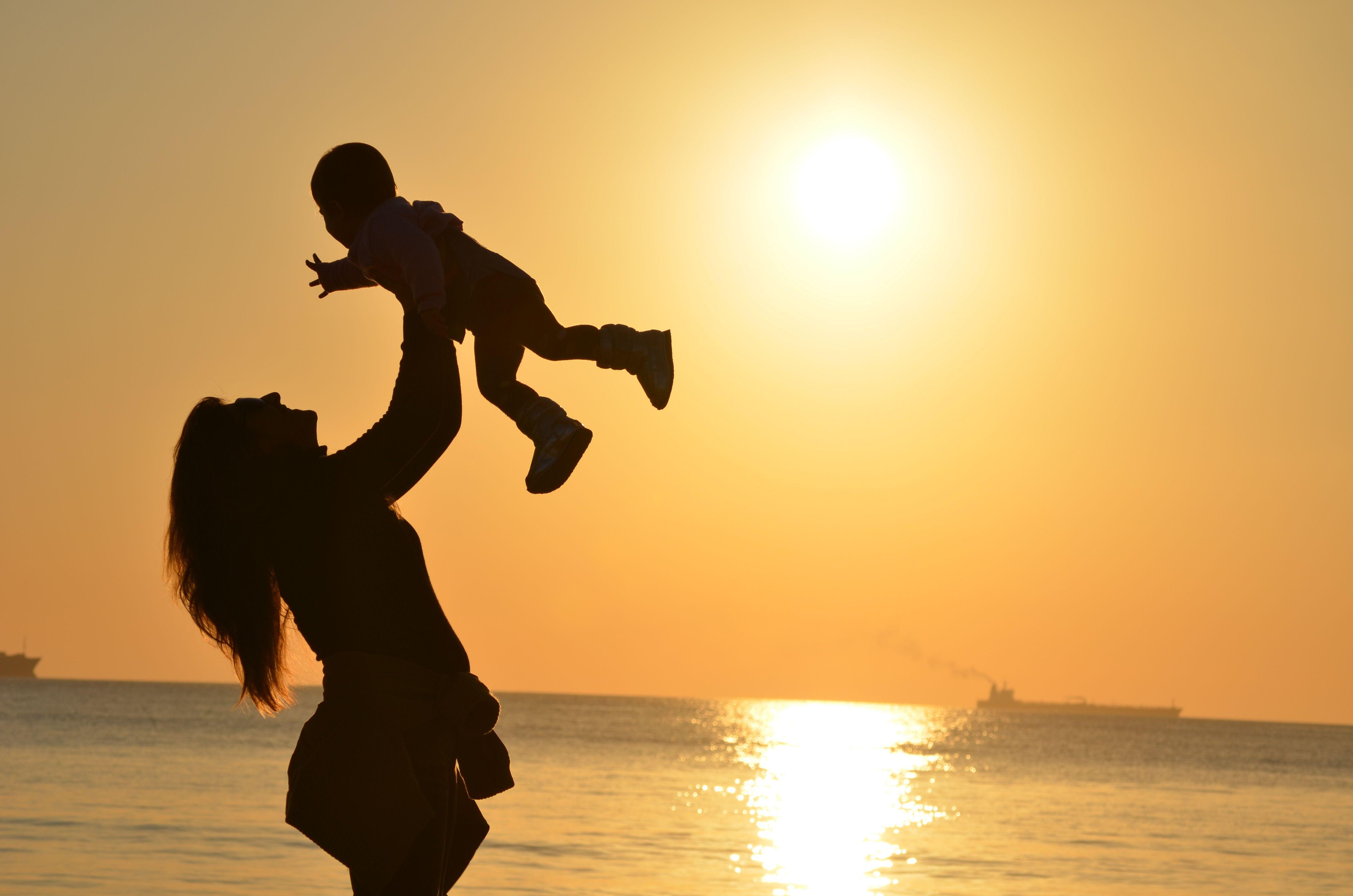 4928x3264 Mother And Baby Photo, Download