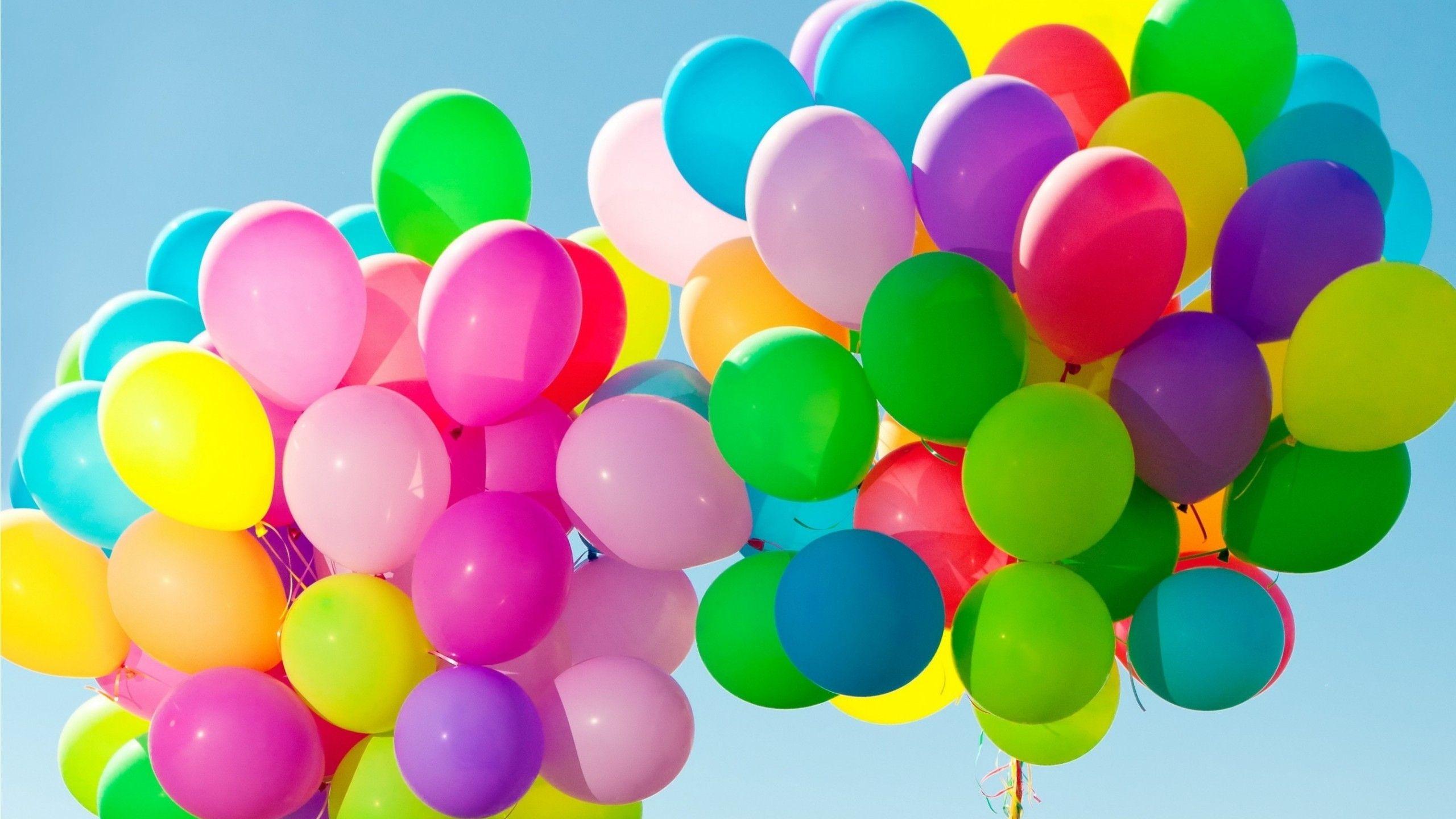 2560x1440 Colorful Balloons in the Sky .com