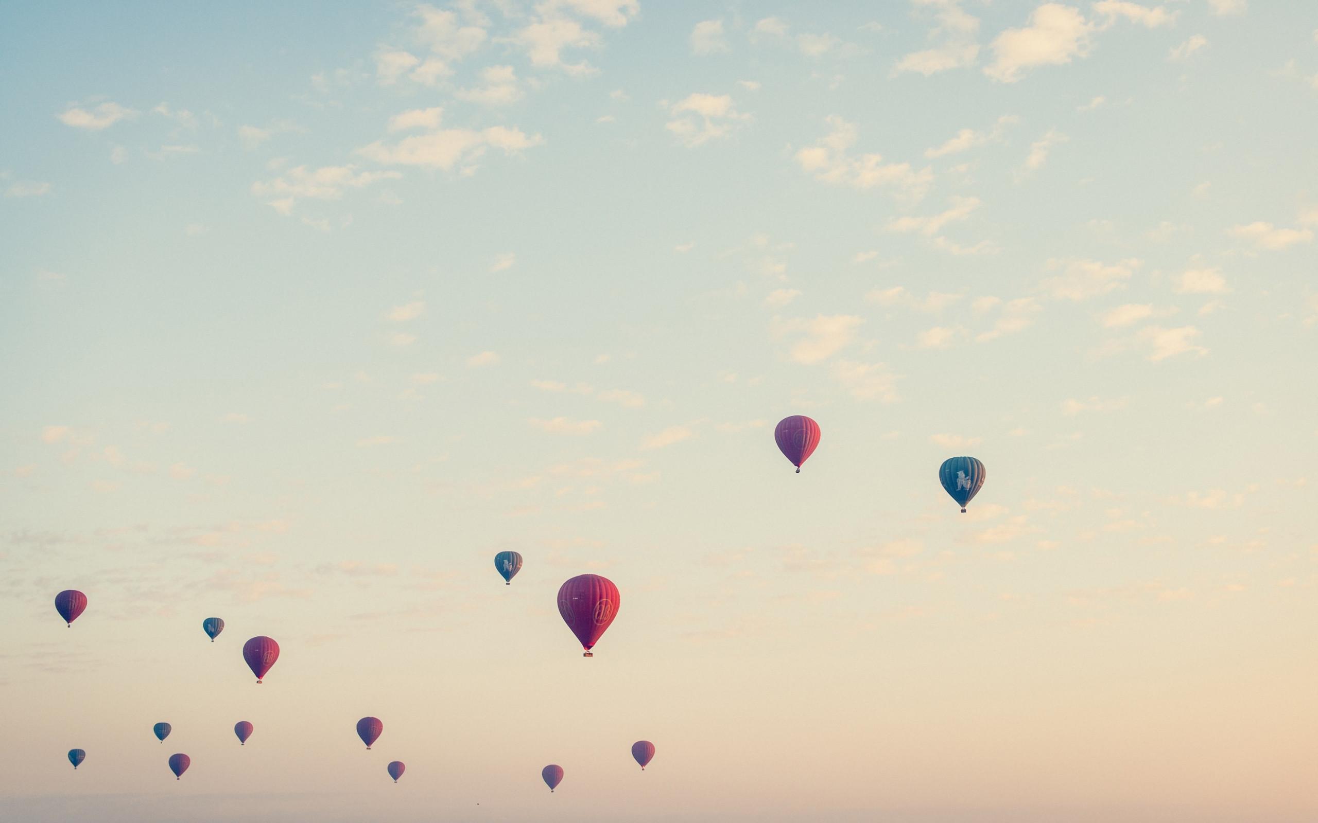 2560x1600 Balloons In Sky HD Desktop Wallpaper .