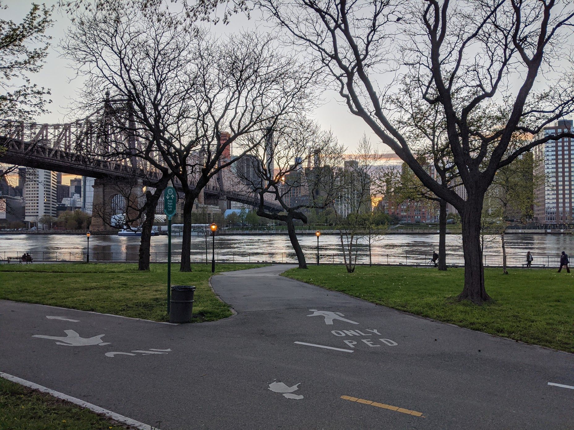 1856x1392 Queensbridge Park