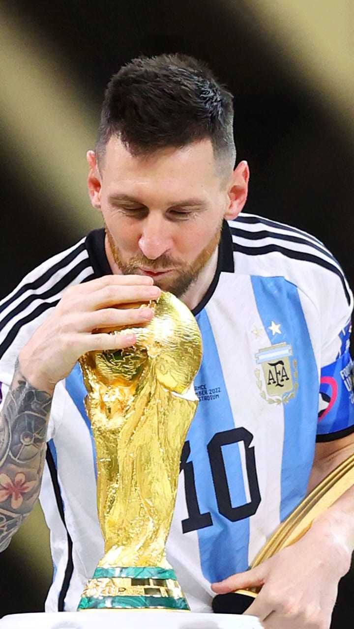 720x1280 Messi And World Cup Wallpaper