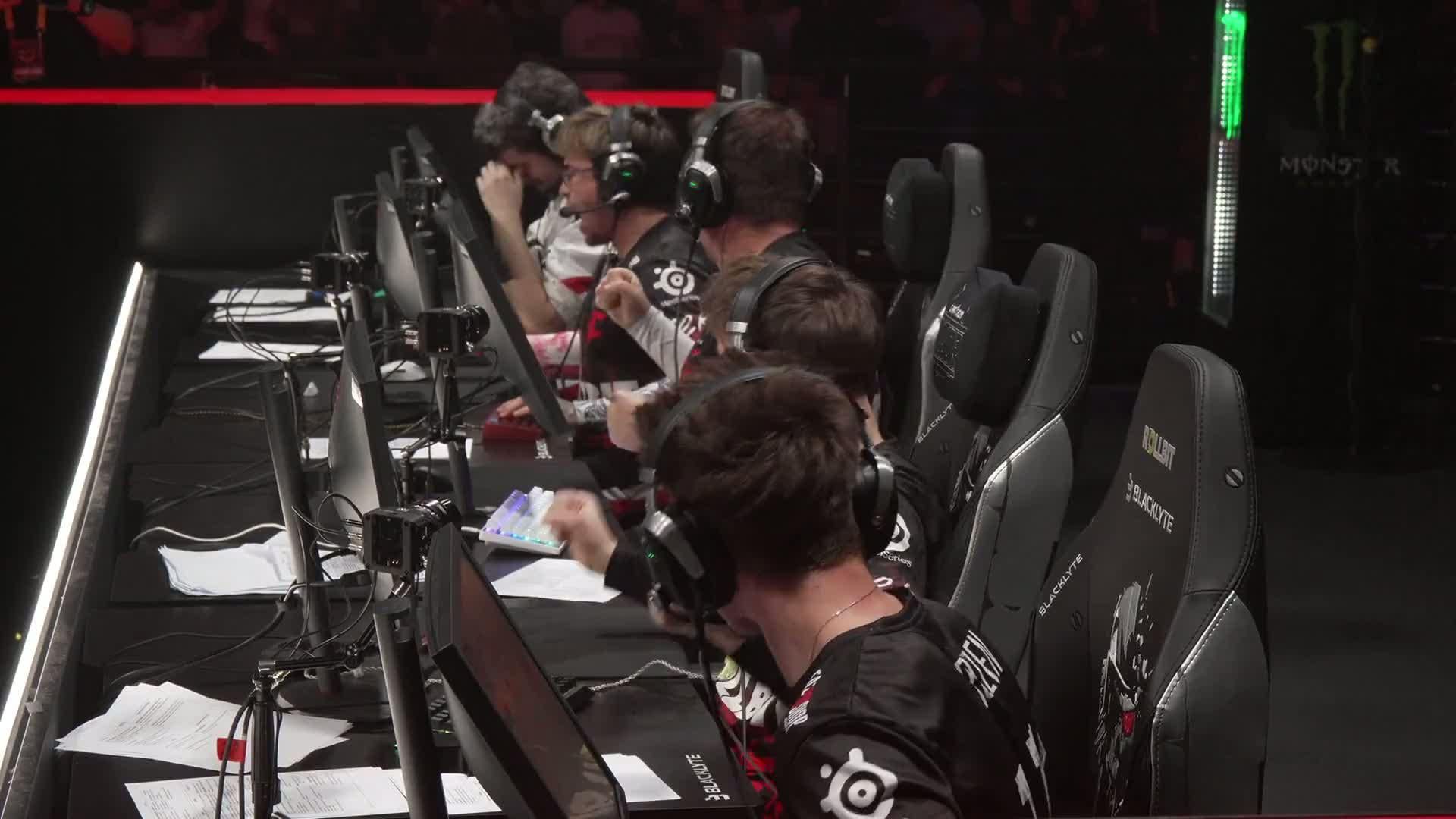 1920x1080 Twistzz Deagle 3k to get Faze to match point