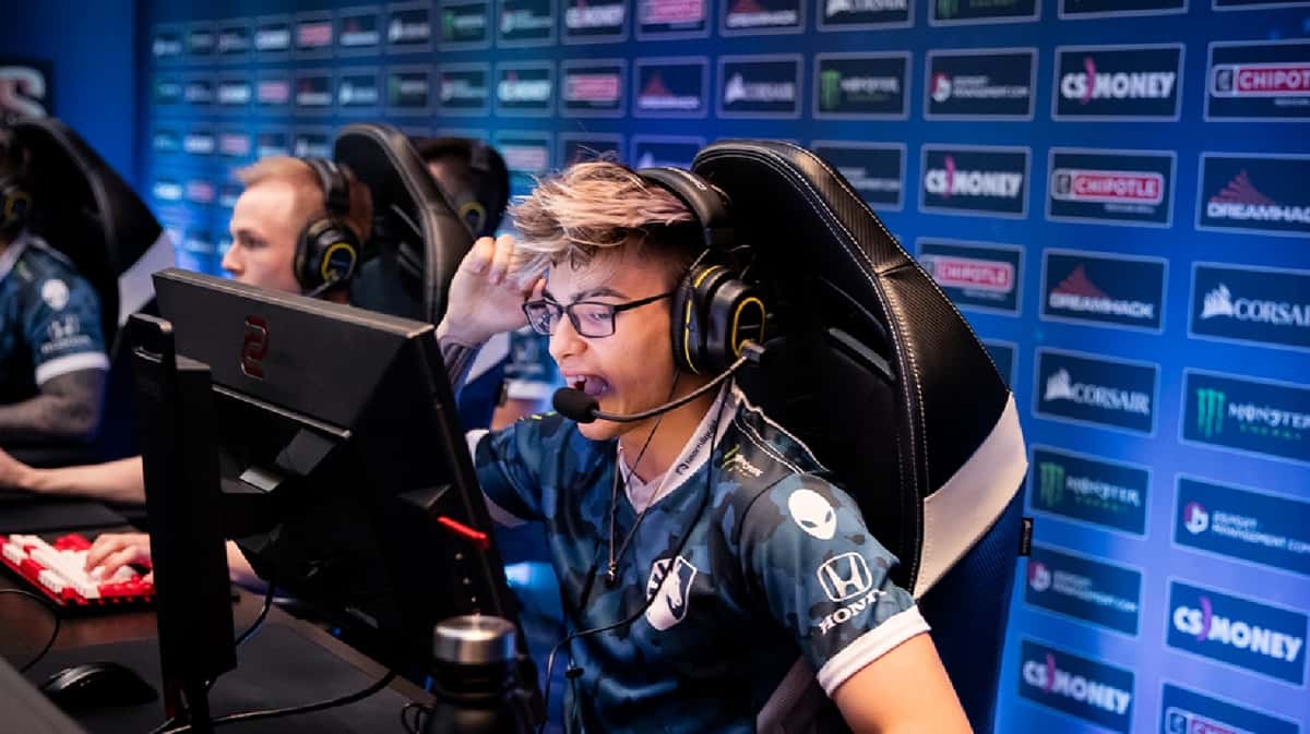1200x673 Team Liquid's Twistzz mindblown by insane Deagle kill in CSGO
