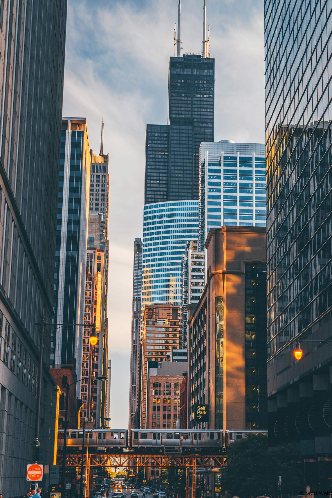 1144x1716 Sears / Willis Tower from corner of Franklin St & W Wacker Drive