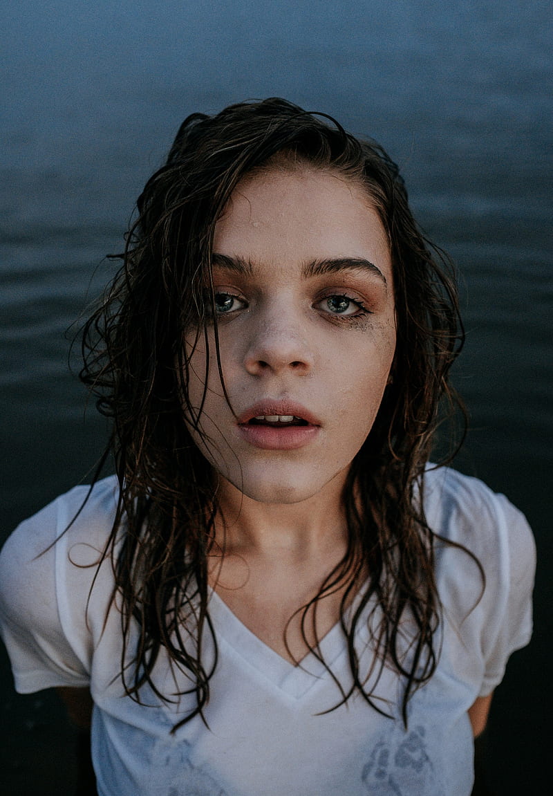 800x1151 Women, women outdoors, wet hair, face, HD phone wallpaper