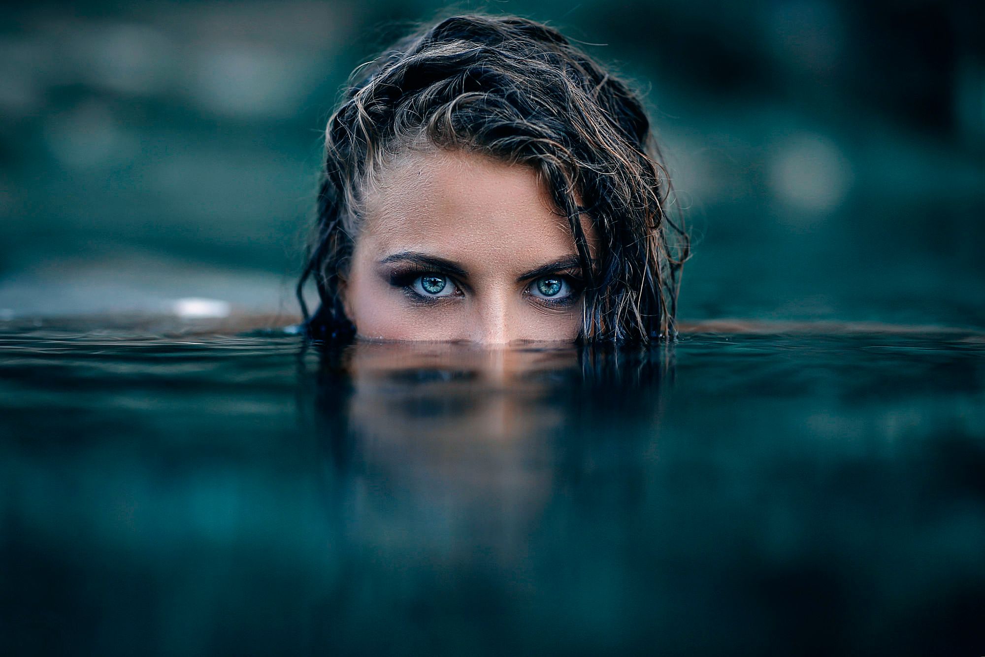 2000x1334 Phone wallpaper: Women, Eye, Blue Eyes, Brunette, Face, Stare, Water 811644