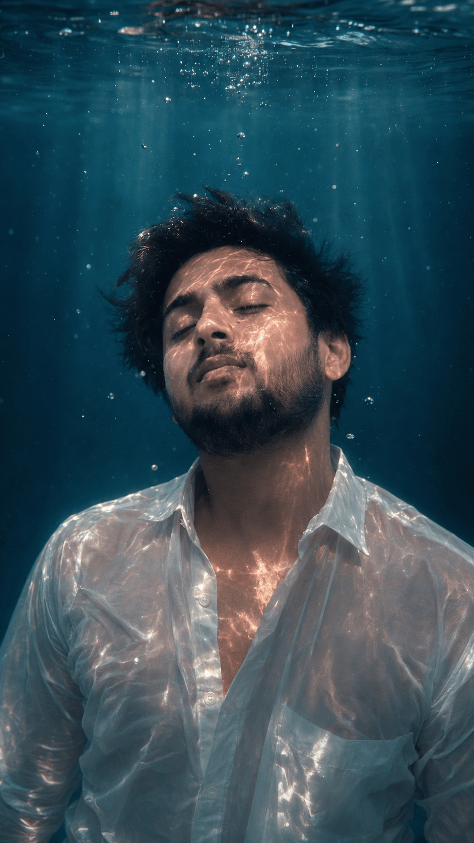 941x1672 Underwater wallpaper prompt