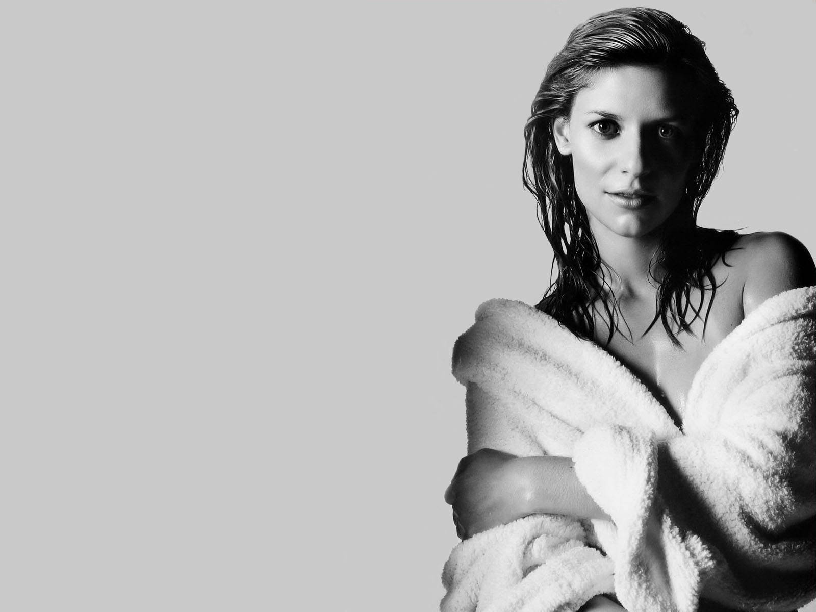 1600x1200 Download Claire Danes Wet Look Wallpaper