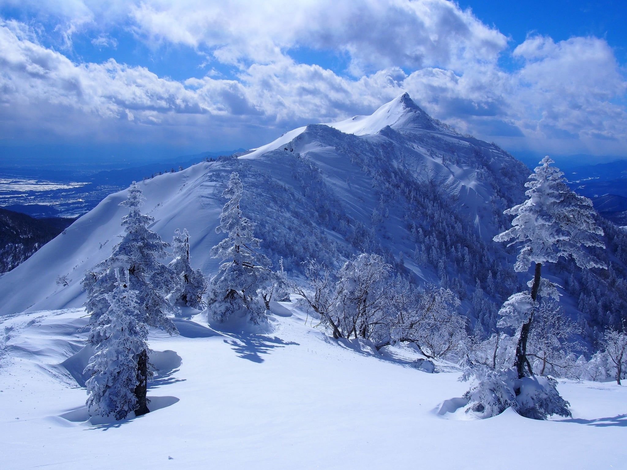 2048x1536 Why I love winter hikes. Mt. Hotaka, Gunma Prefecture, Japan. [OC] [2048x1536]