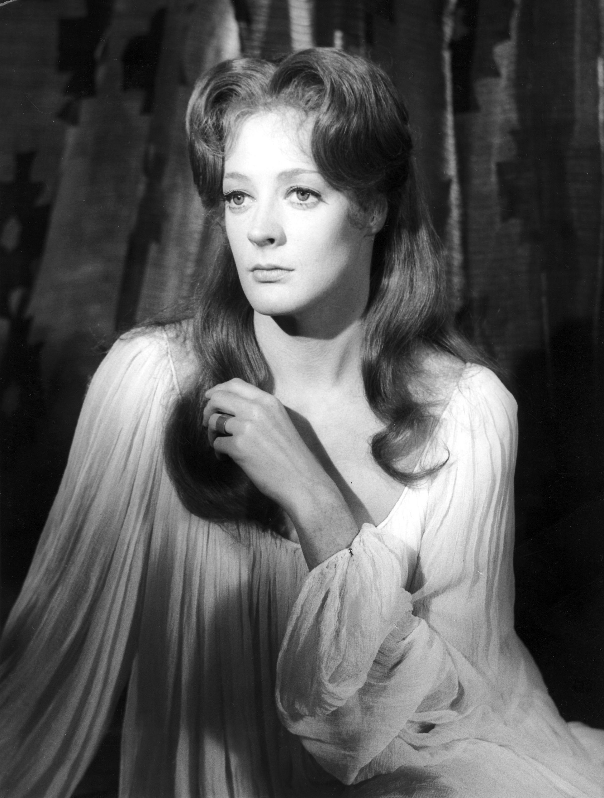 1939x2560 Maggie Smith (December 1934